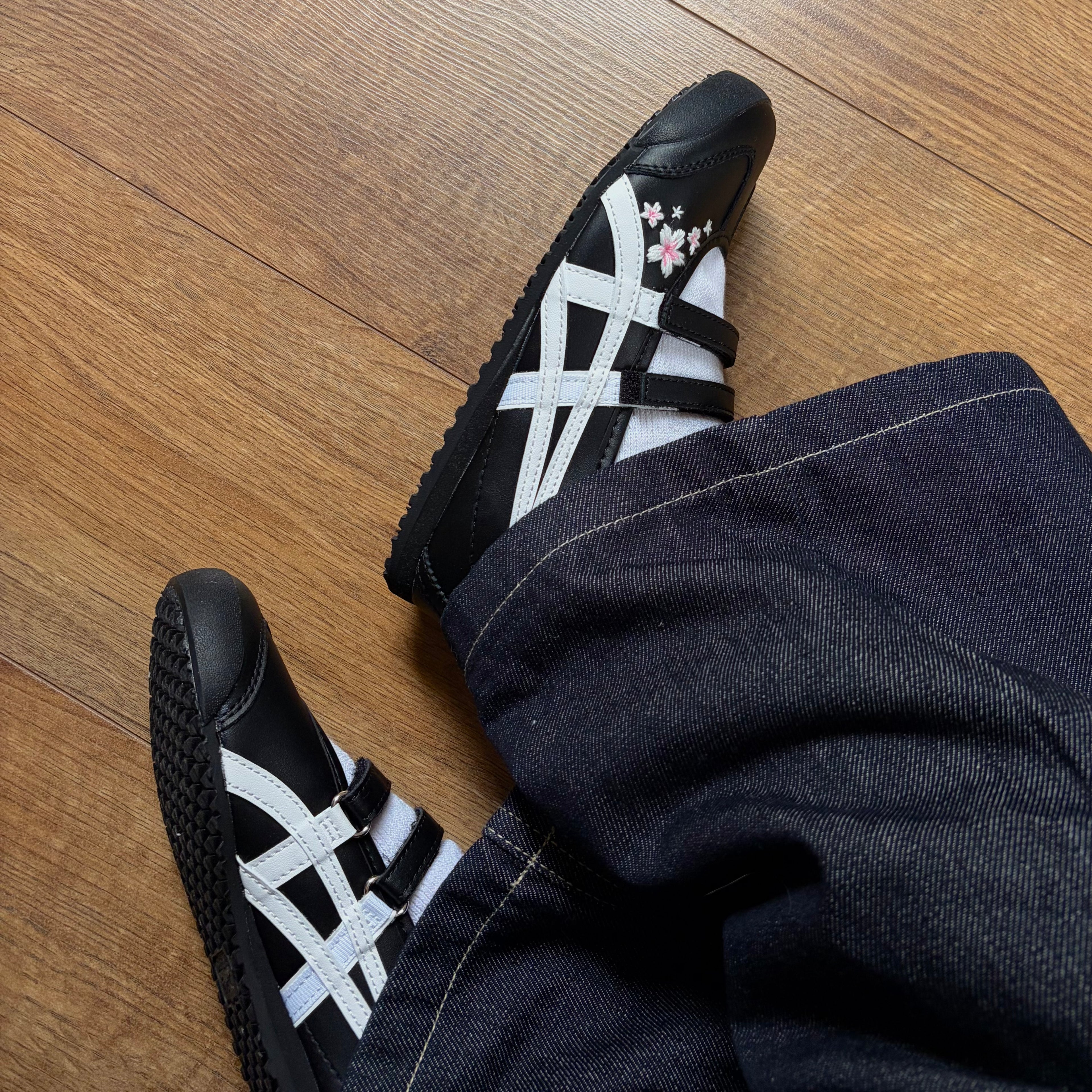 [JUNE PREORDER] [1:1] (Black) Embroidered Ballet Flats